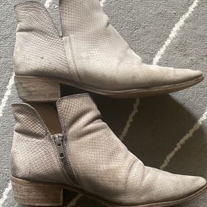 Splendid Snakeskin Pattern Leather Booties